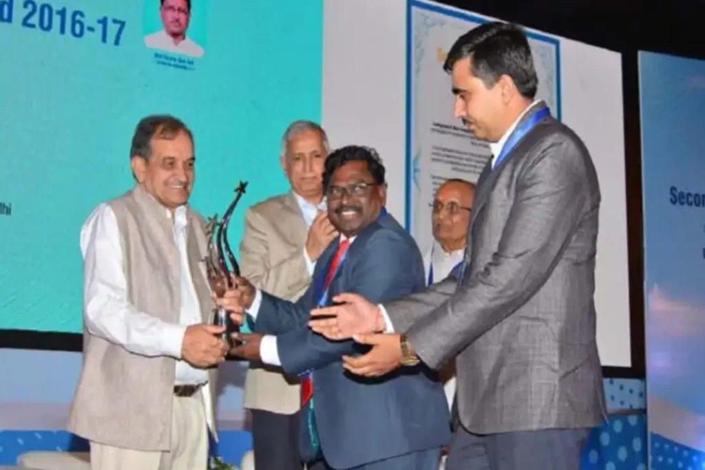 Received Award at Secondary Steel Sector-Gold Trophy